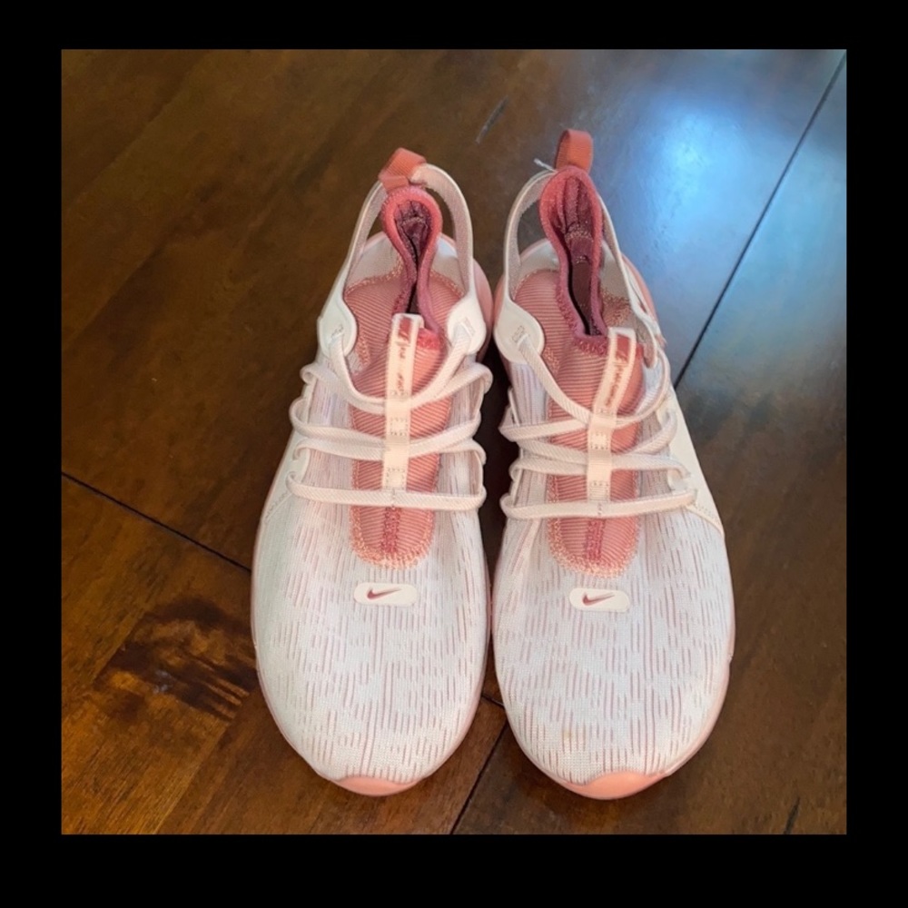 LN Nike Flex Running Shoe - Natural Motion Offset 6.0/2019- 9 Ladies